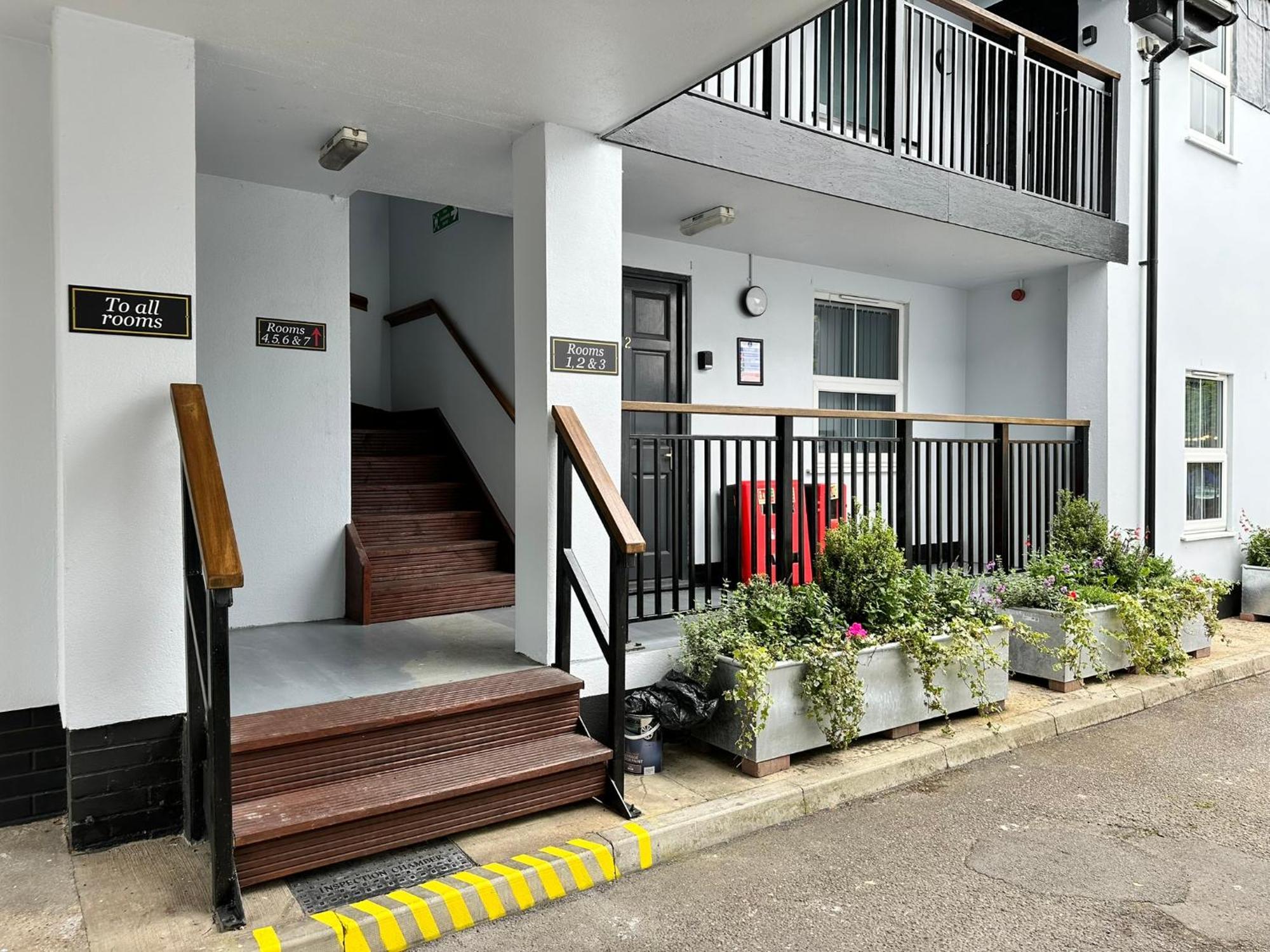 The Prince Albert Pub & Hotel ويندسور المظهر الخارجي الصورة